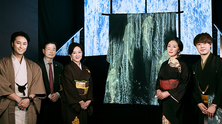 山口美術織物協力 日本三大稲荷・豊川稲荷×着物詣（キモノモウデ）開催！着物デジタルアートを展示中