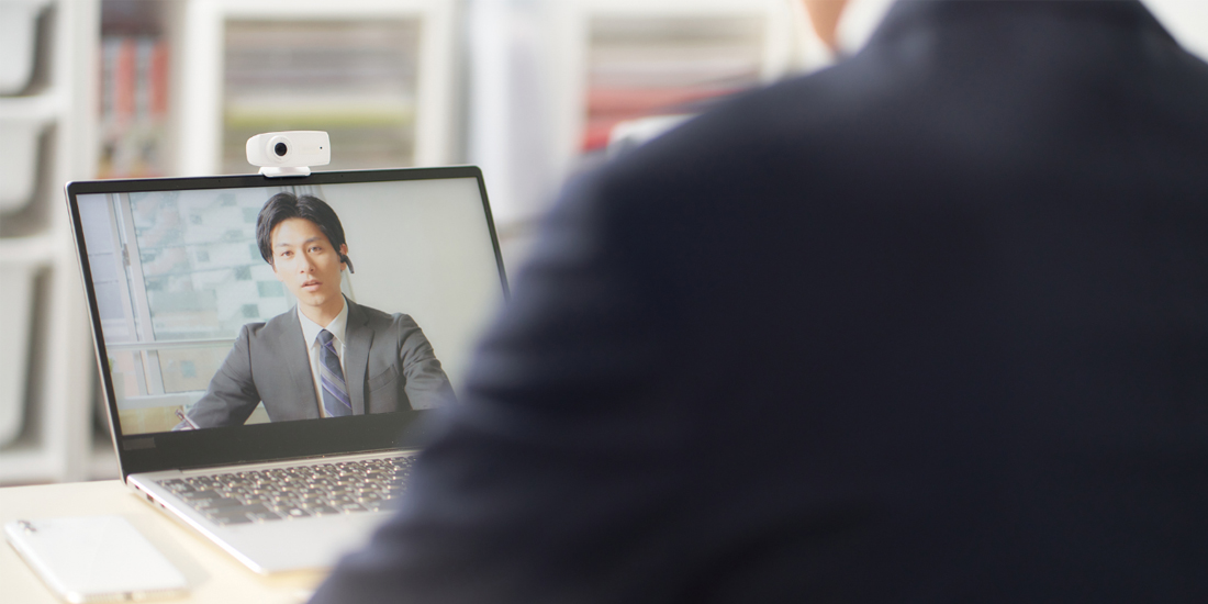 求職者と求職相談を行なっている様子