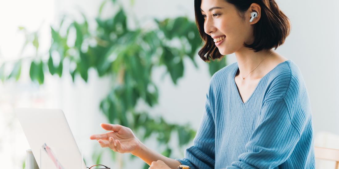 オンラインで相談対応を行なっている様子