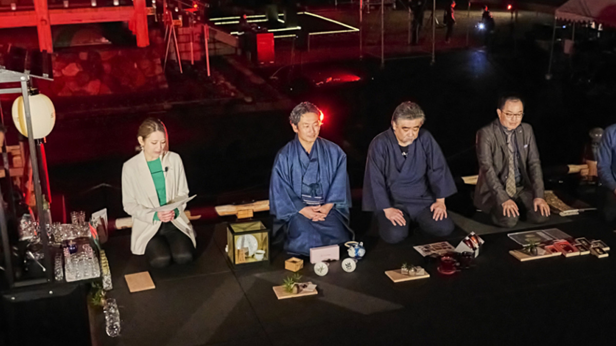 MCの井戸萌の進行で、それぞれが手掛ける工芸品を紹介していった