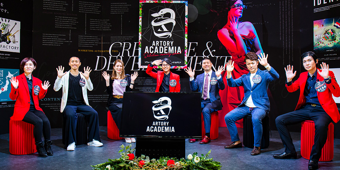 アートリーオリジナル番組「アートリーアカデミア」の番組スタジオ風景